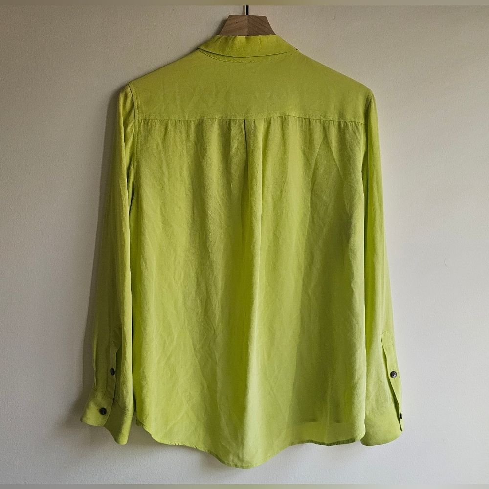 100% Silk Luxurious Chartreuse Green Button Up Blouse Turo Vince Camuto L - Picture 6 of 8
